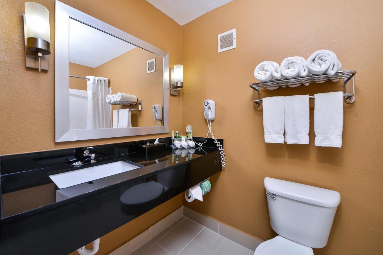 Holiday Inn Express & Suites Kingwood - Medical Center Area