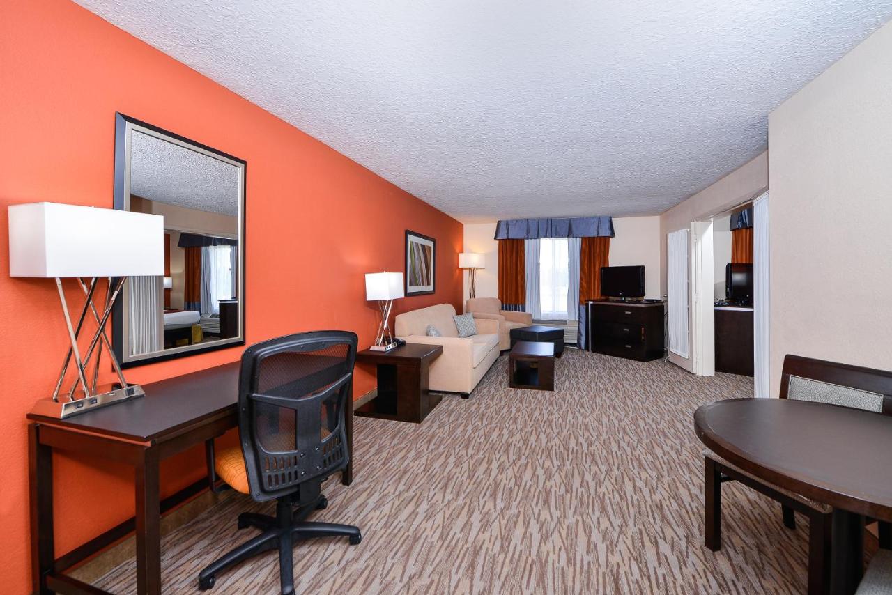 Holiday Inn Express & Suites Kingwood - Medical Center Area