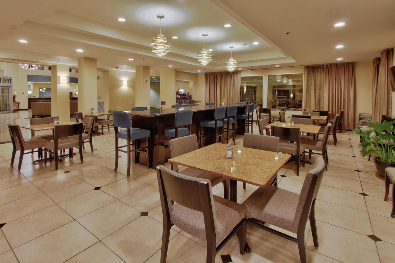 Holiday Inn Express Hotel & Suites Houston-Downtown Convention Center