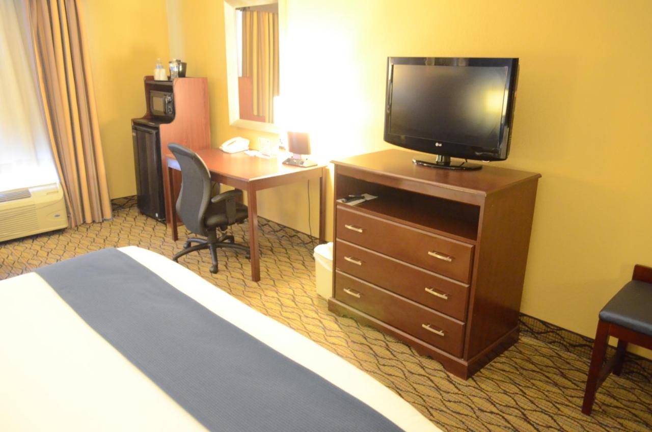 Holiday Inn Express Hotel & Suites Houston-Downtown Convention Center