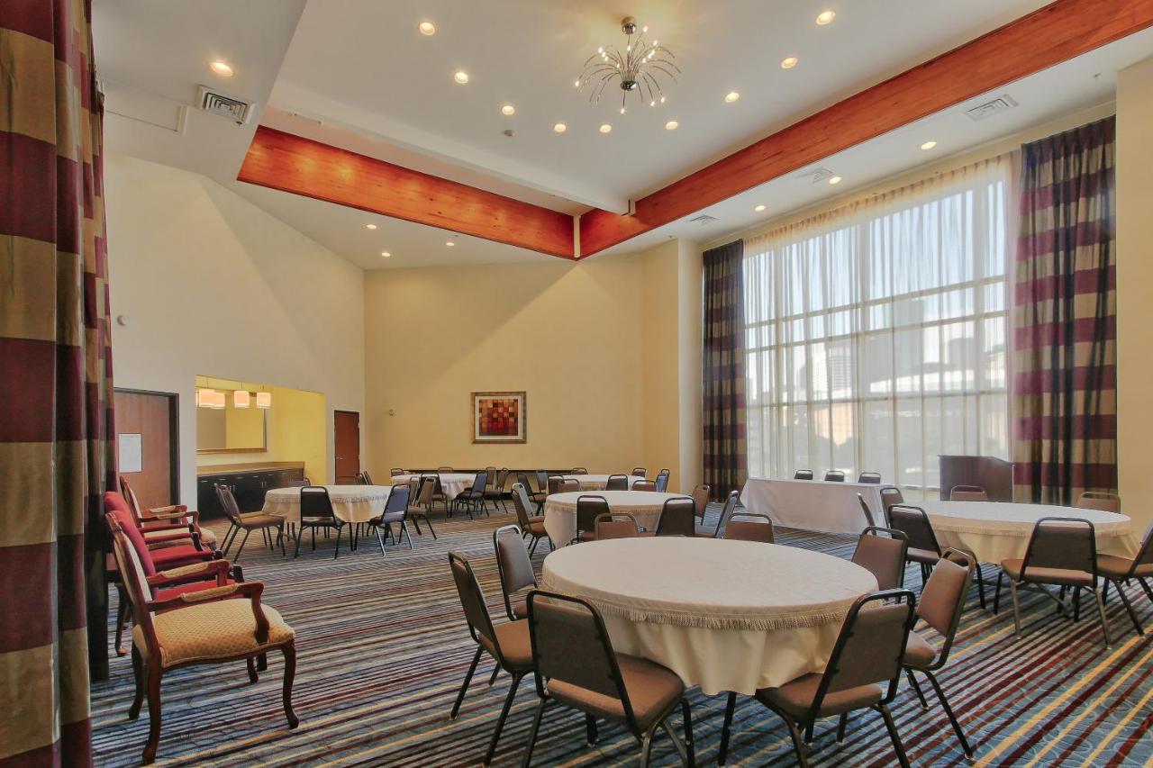 Holiday Inn Express Hotel & Suites Houston-Downtown Convention Center