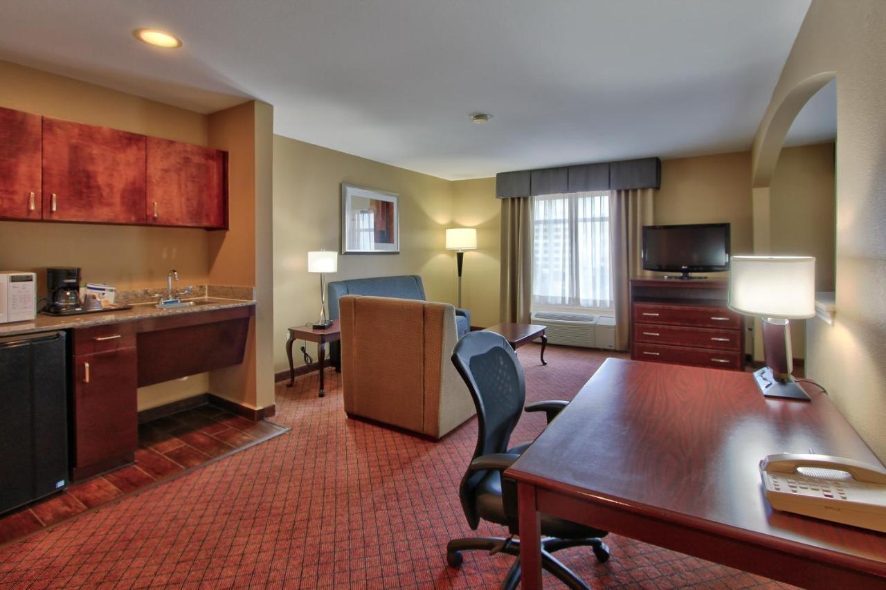 Holiday Inn Express Hotel & Suites Houston-Downtown Convention Center