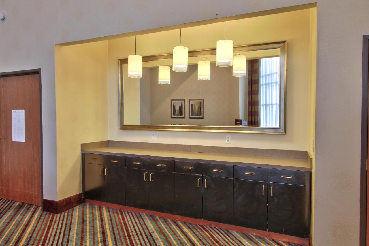 Holiday Inn Express Hotel & Suites Houston-Downtown Convention Center