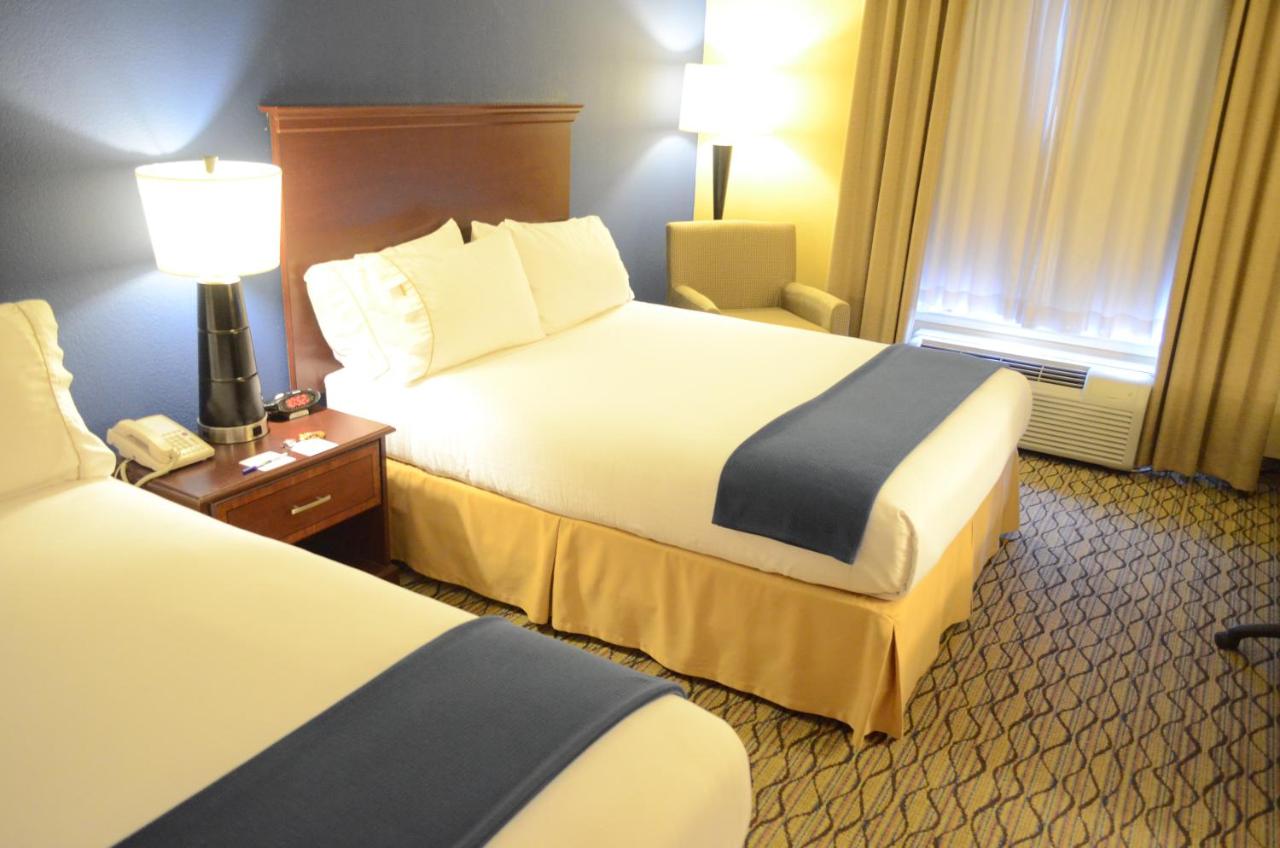 Holiday Inn Express Hotel & Suites Houston-Downtown Convention Center