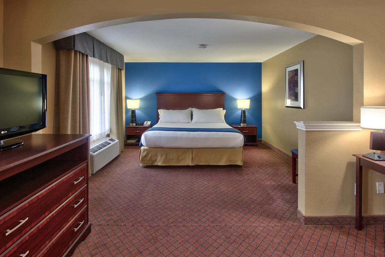 Holiday Inn Express Hotel & Suites Houston-Downtown Convention Center
