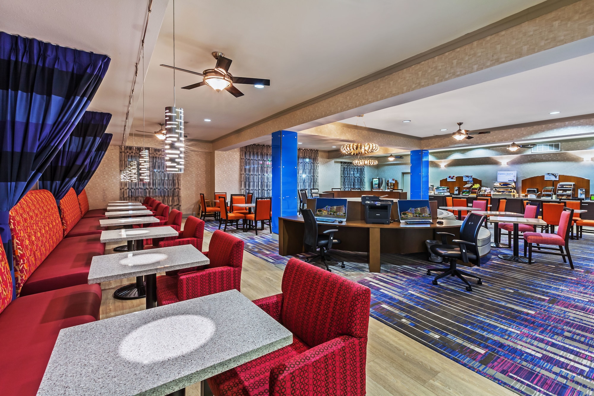 Holiday Inn Express & Suites Houston East