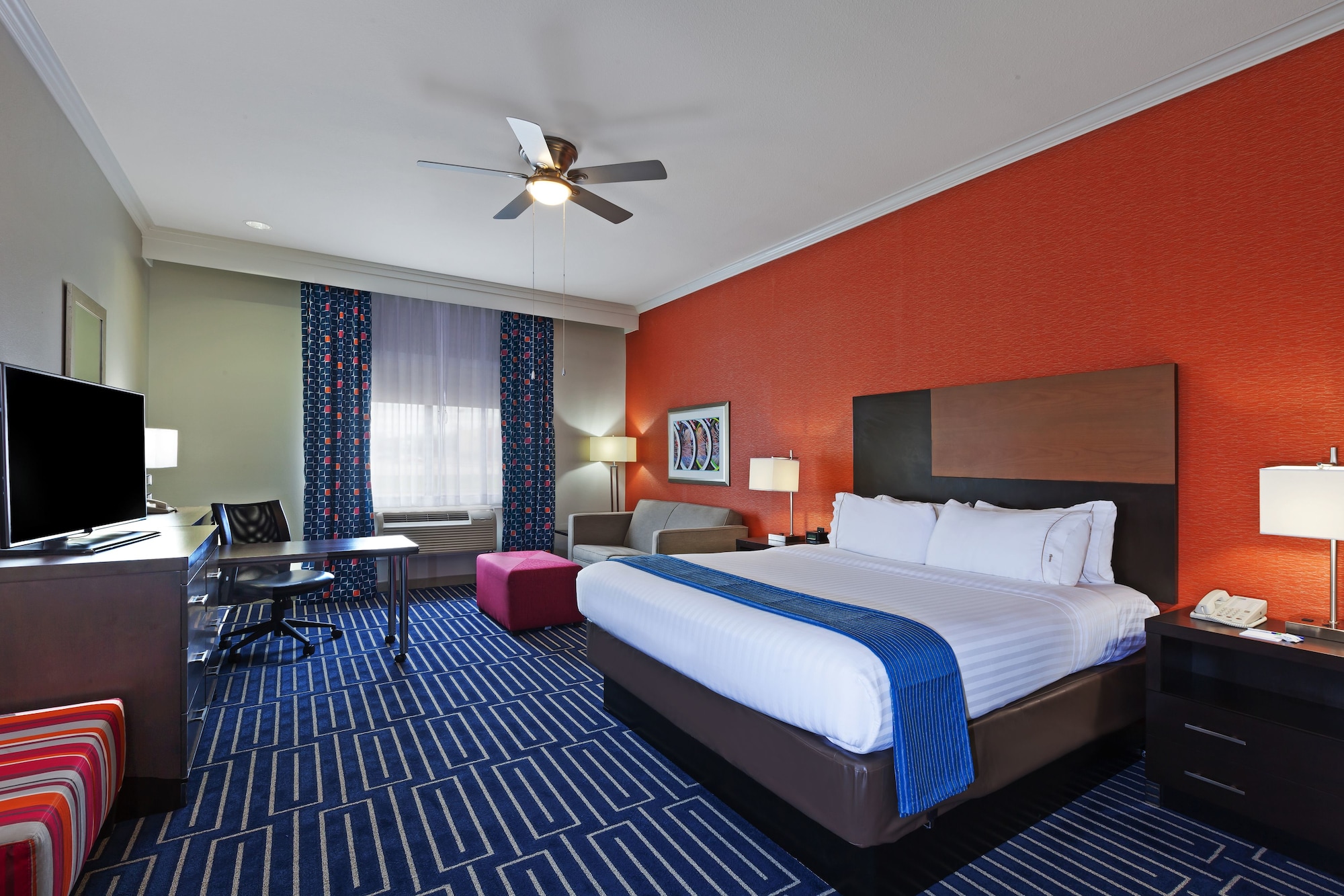 Holiday Inn Express & Suites Houston East