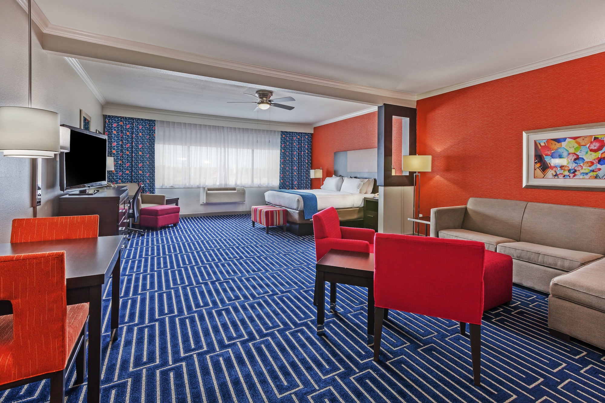 Holiday Inn Express & Suites Houston East