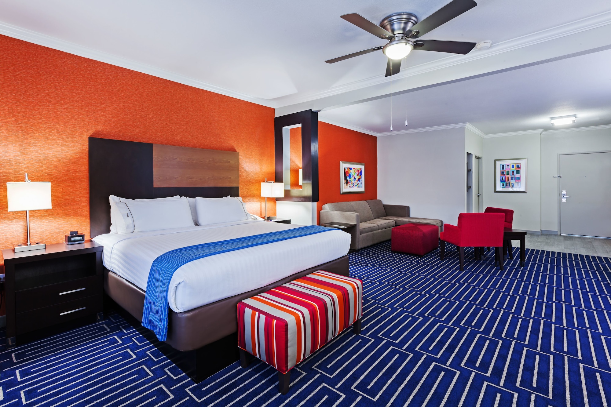 Holiday Inn Express & Suites Houston East