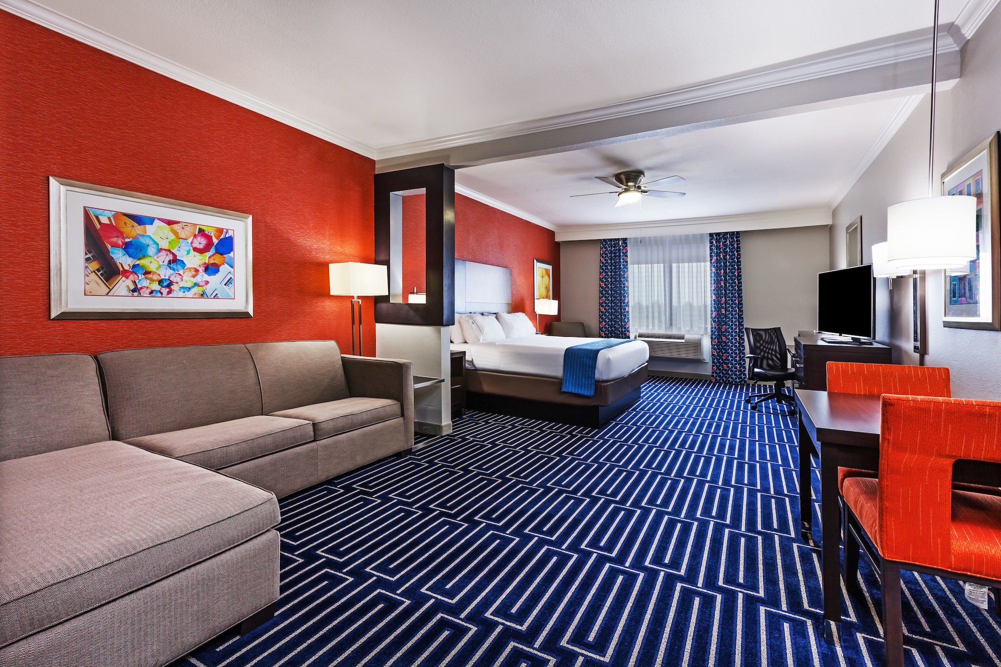 Holiday Inn Express & Suites Houston East