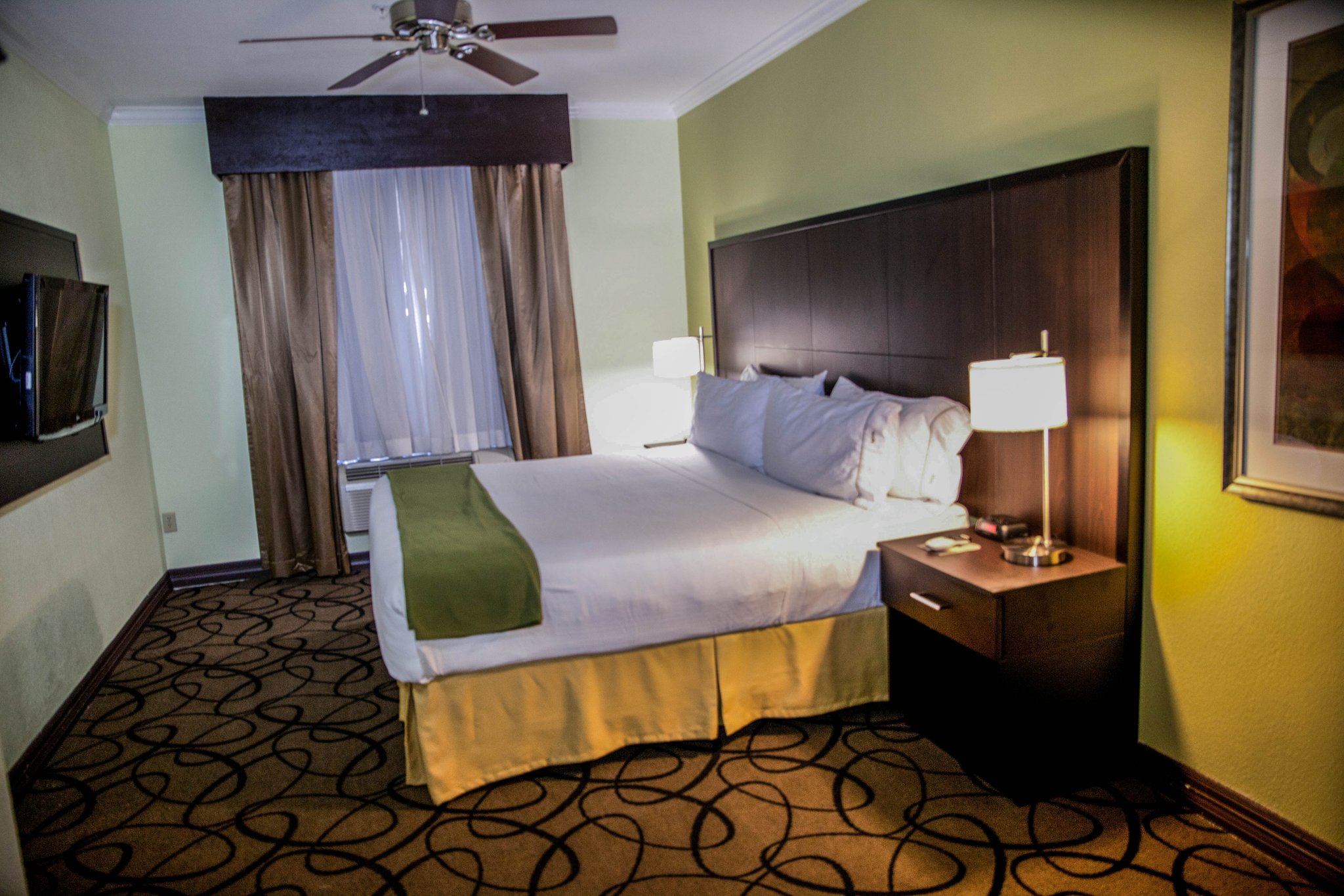 Holiday Inn Express Hotel & Suites Houston North Intercontinental