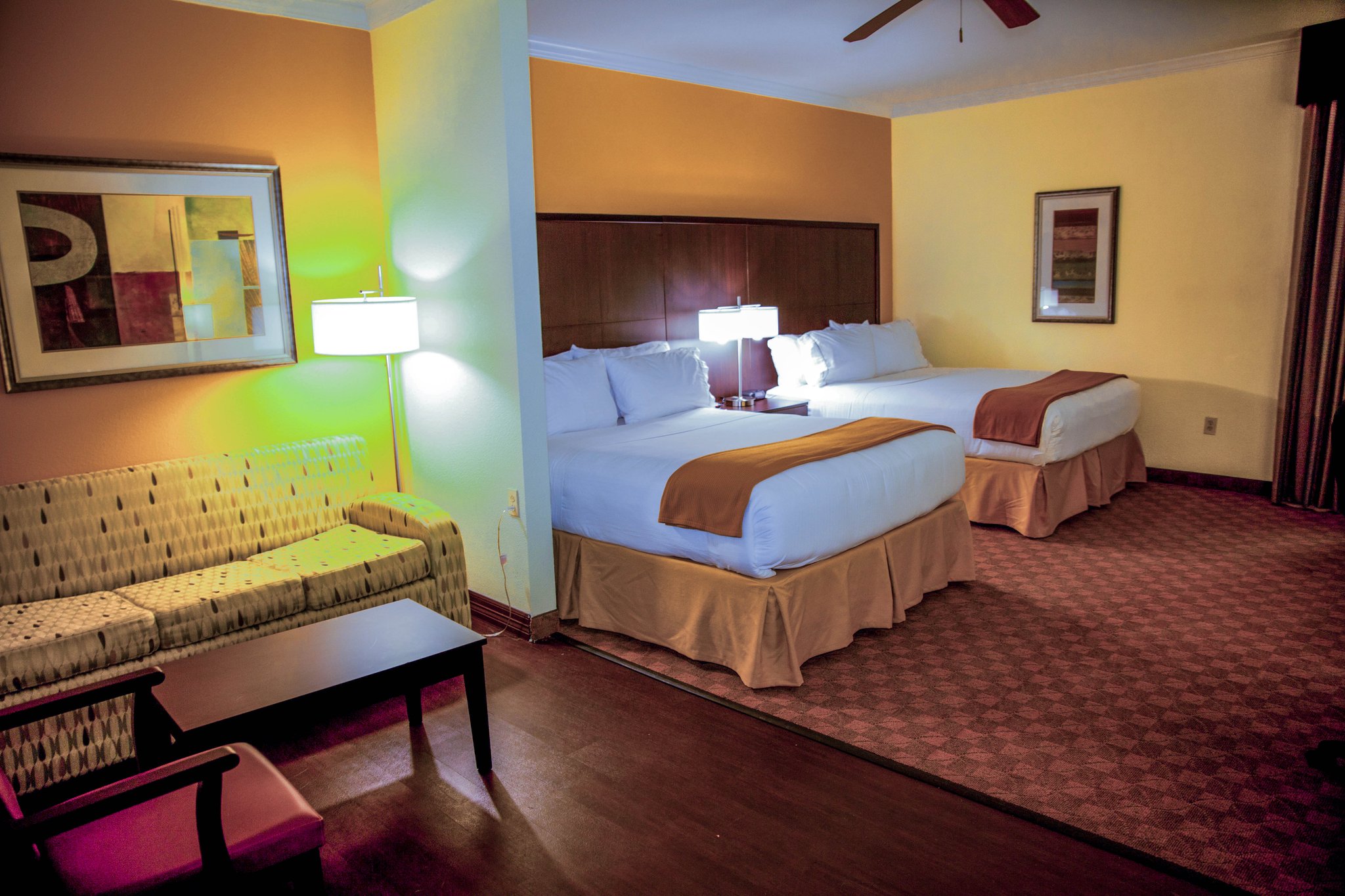 Holiday Inn Express Hotel & Suites Houston North Intercontinental