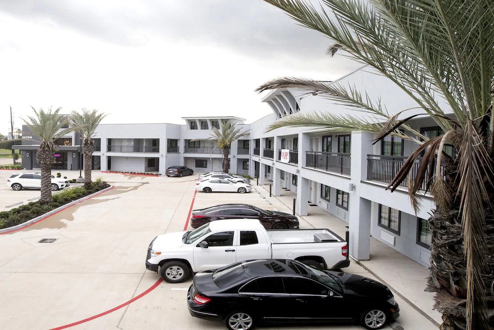 House Hotel