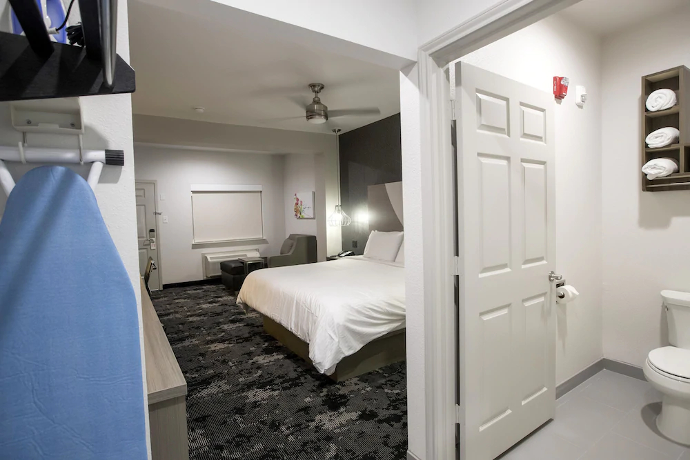 House Hotel