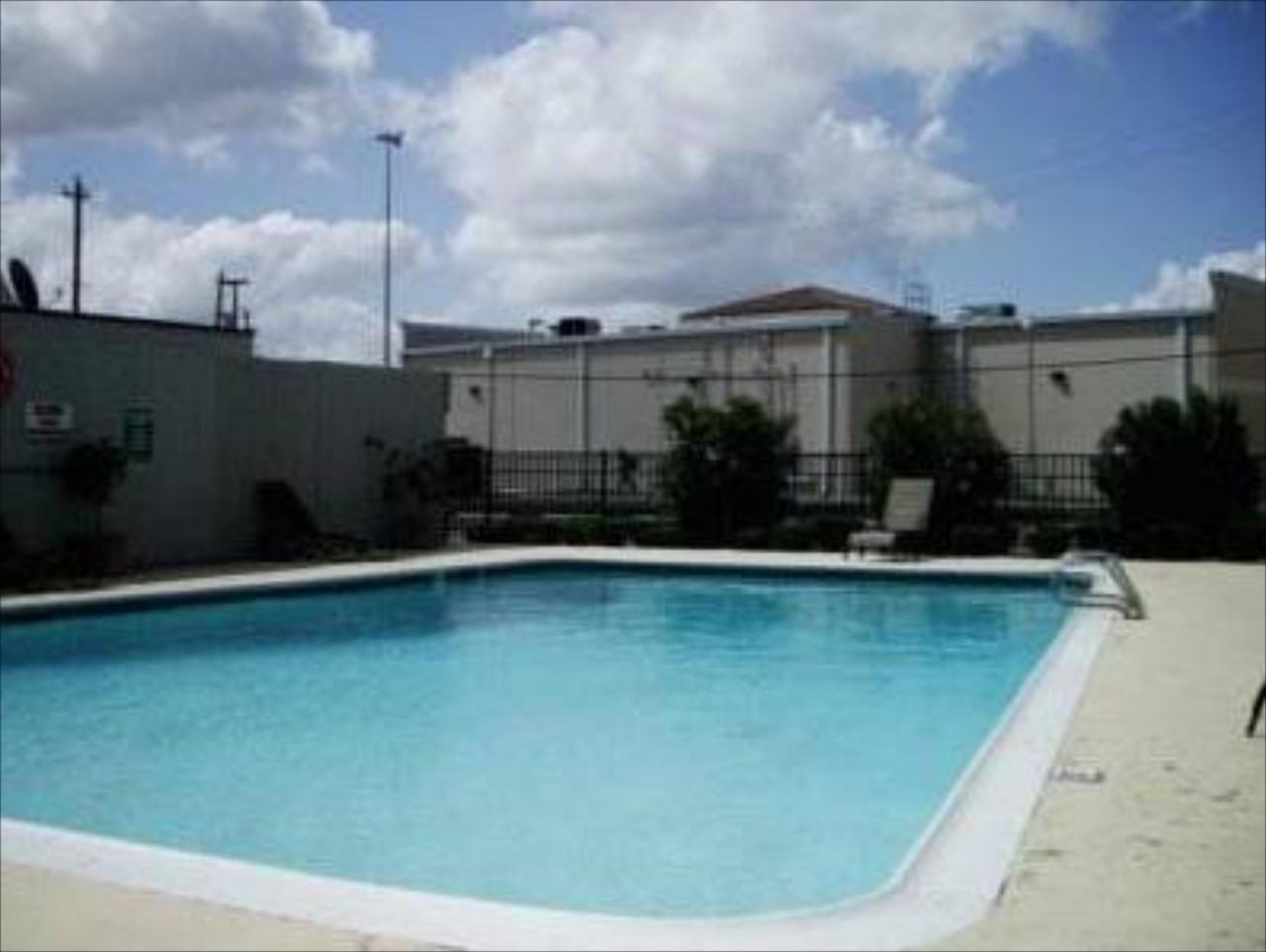 Houston Inn and Suites