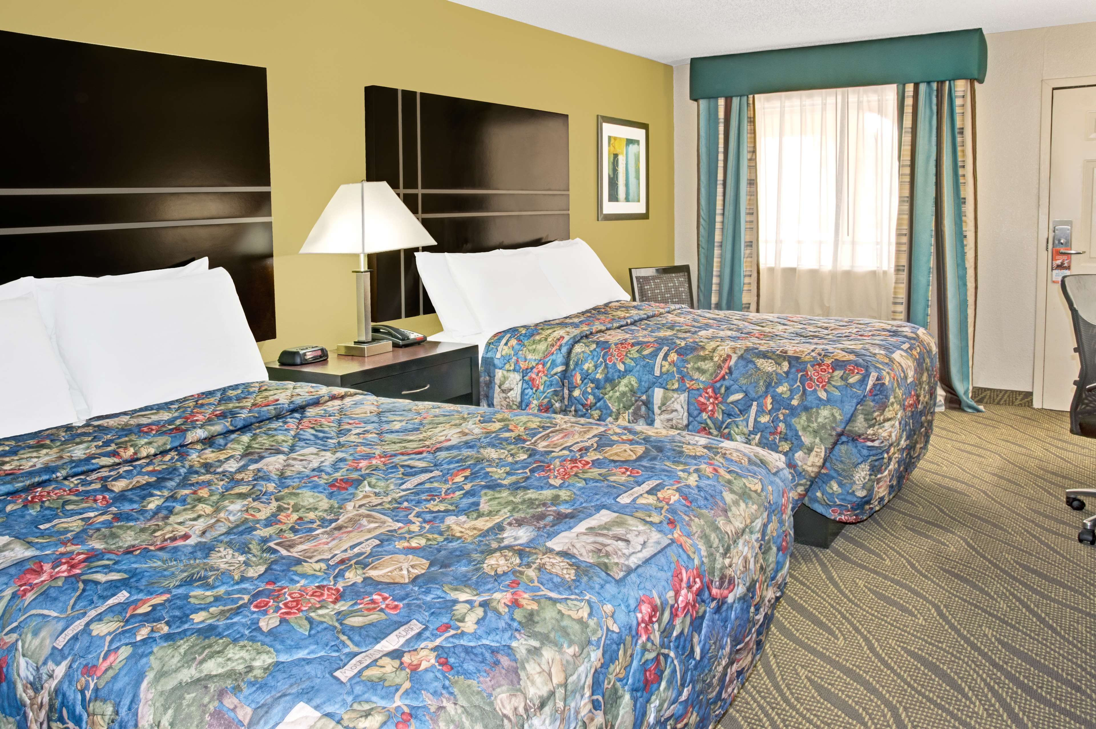 Howard Johnson by Wyndham Houston Downtown