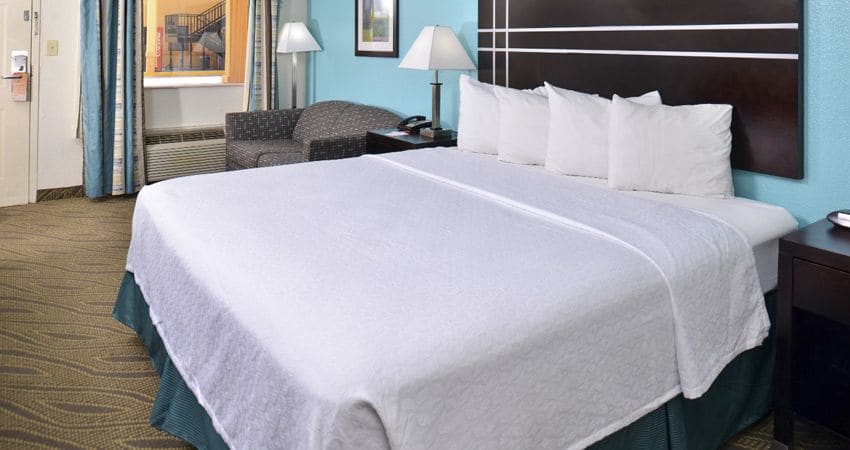 Howard Johnson by Wyndham Houston Downtown