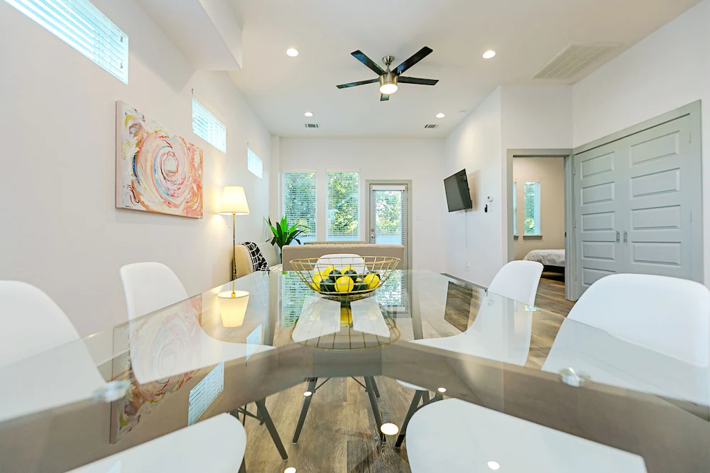 Htown Suites by Dunyha