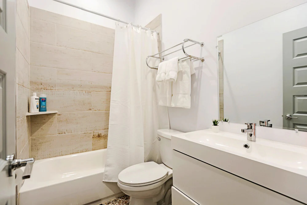 Htown Suites by Dunyha