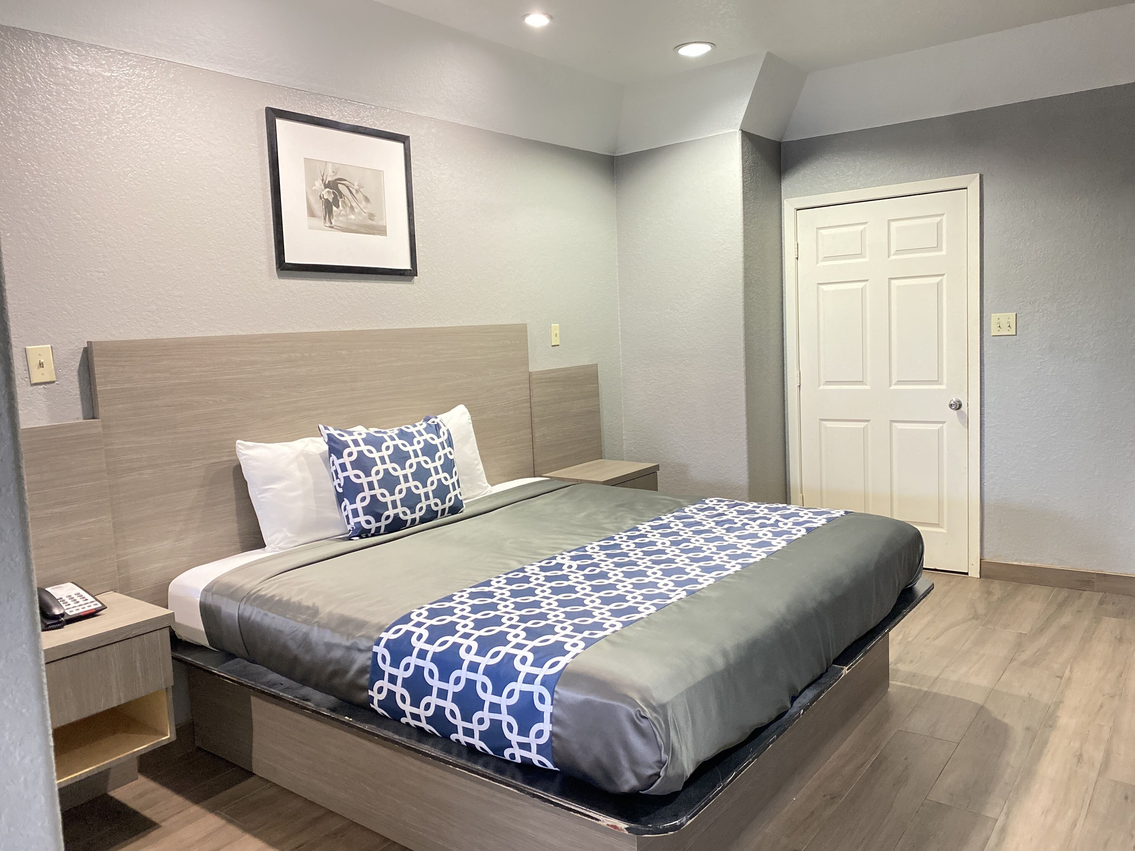 Island Suites Hobby Airport