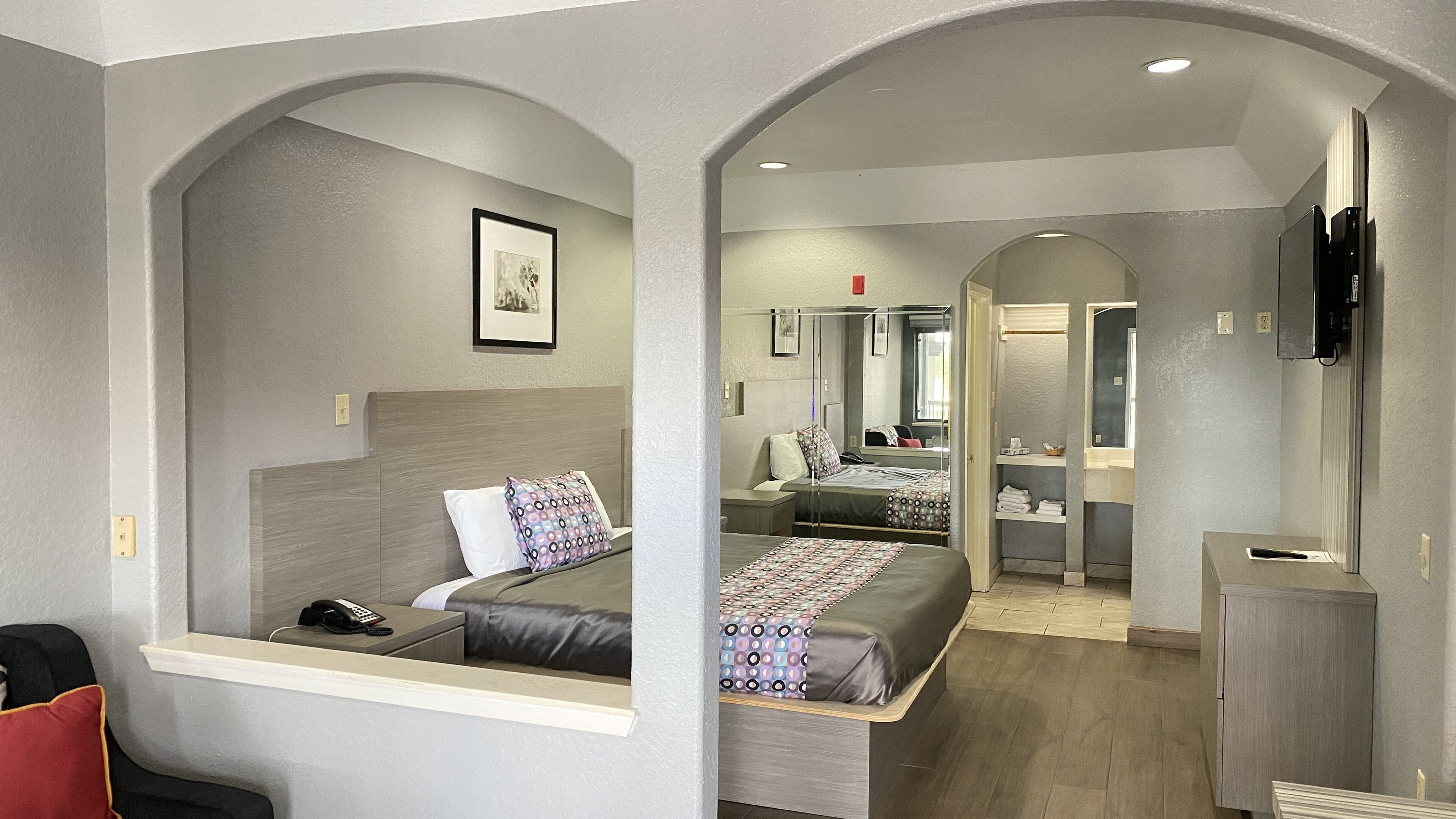 Island Suites Hobby Airport