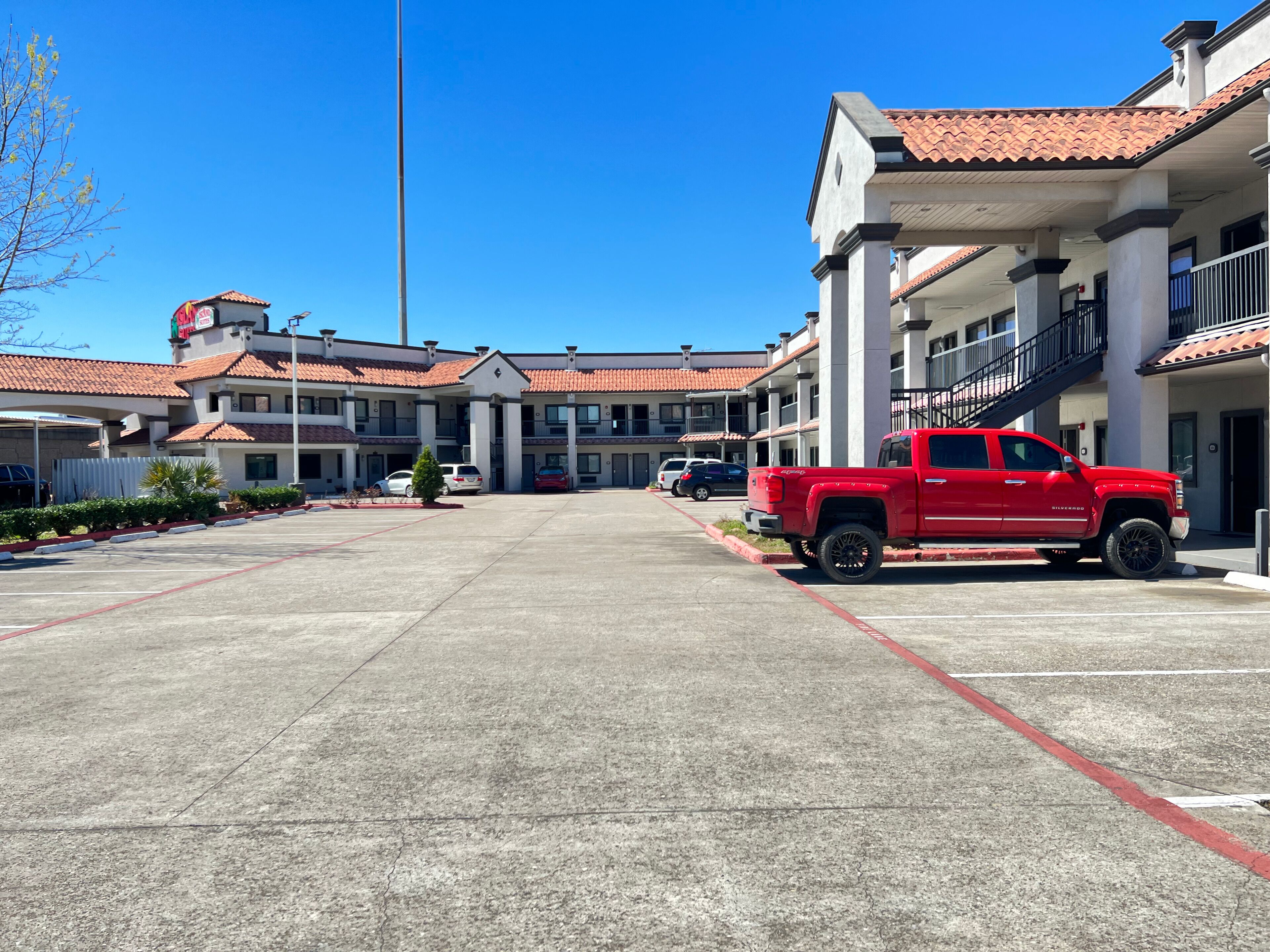 Island Suites Hobby Airport