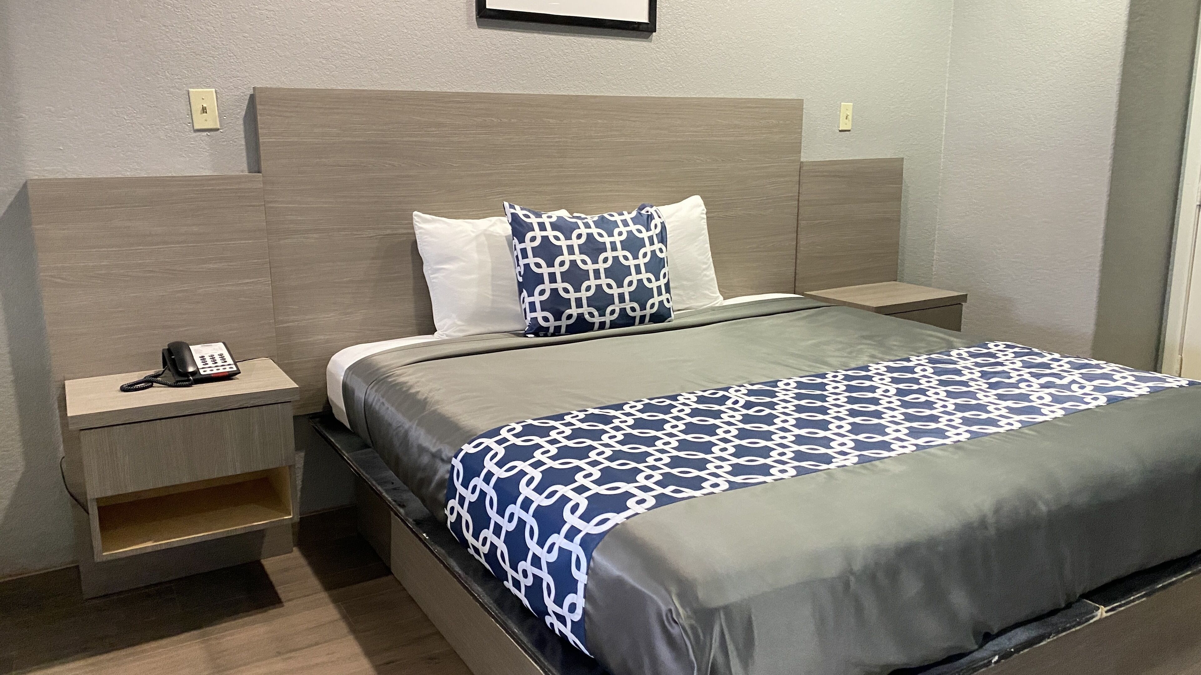 Island Suites Hobby Airport