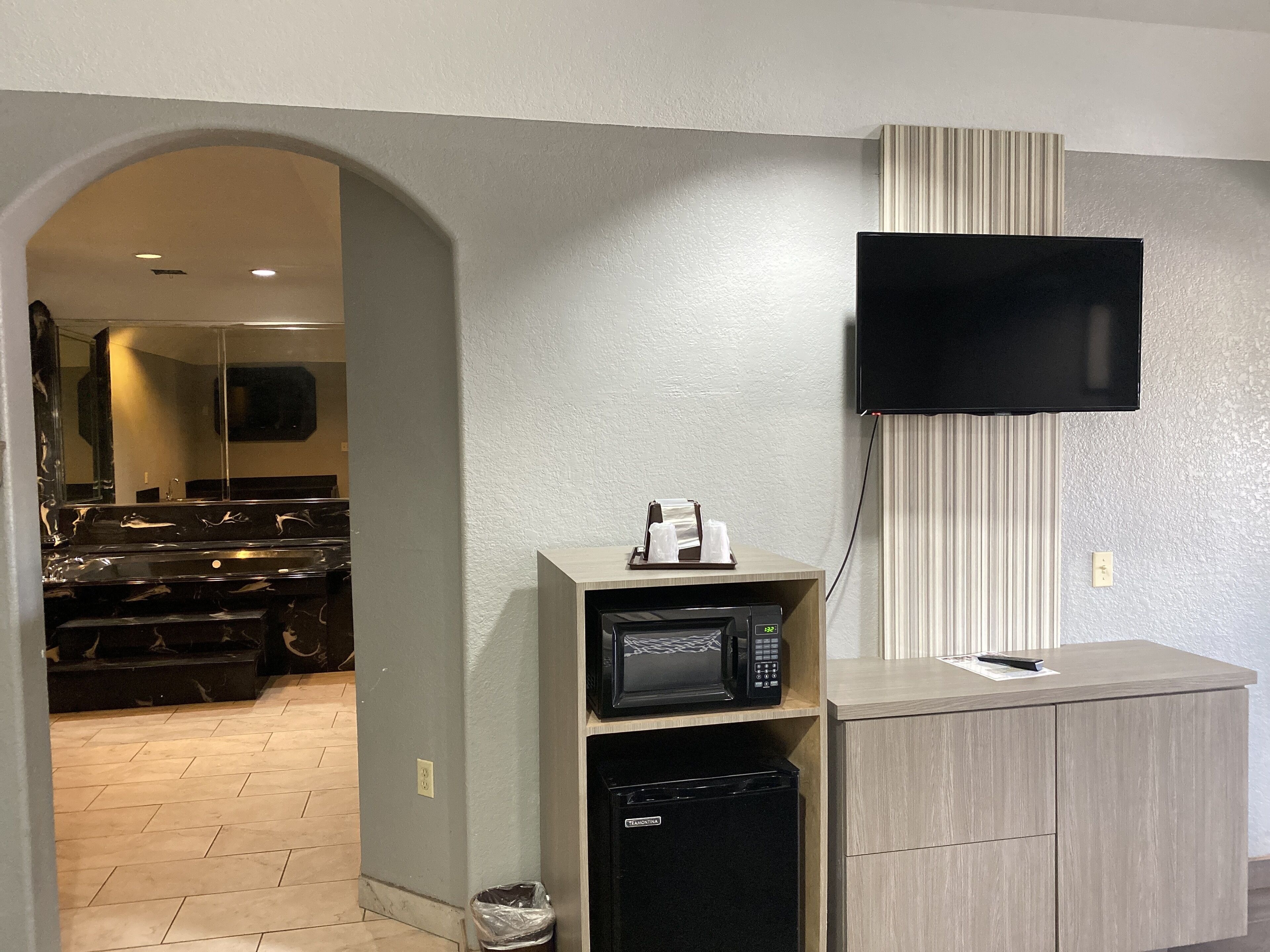 Island Suites Hobby Airport
