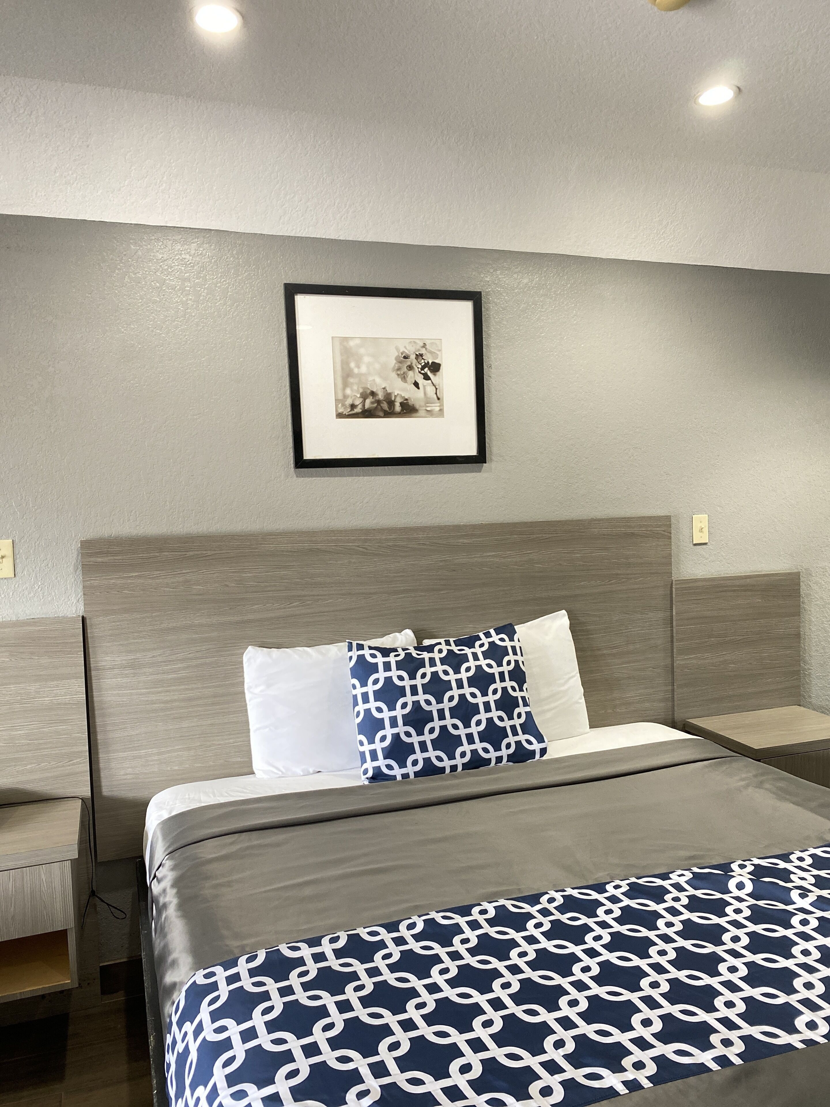 Island Suites Hobby Airport