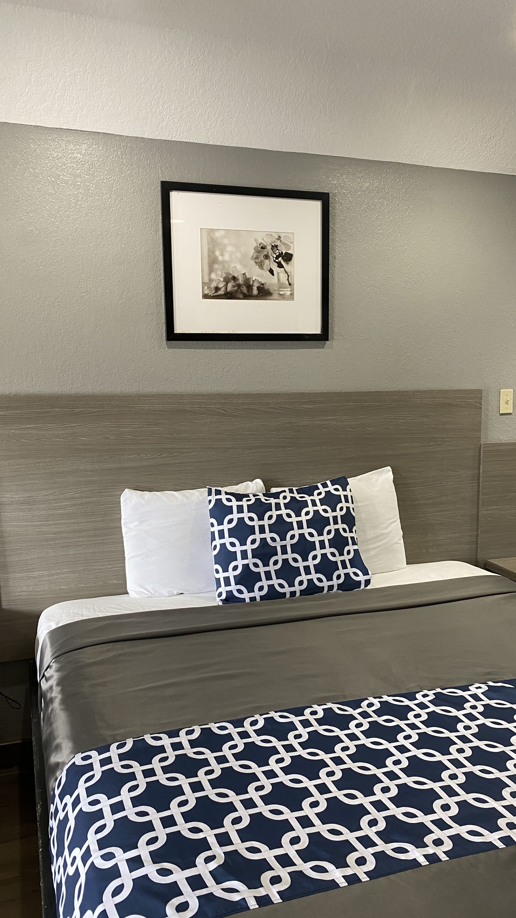 Island Suites Hobby Airport