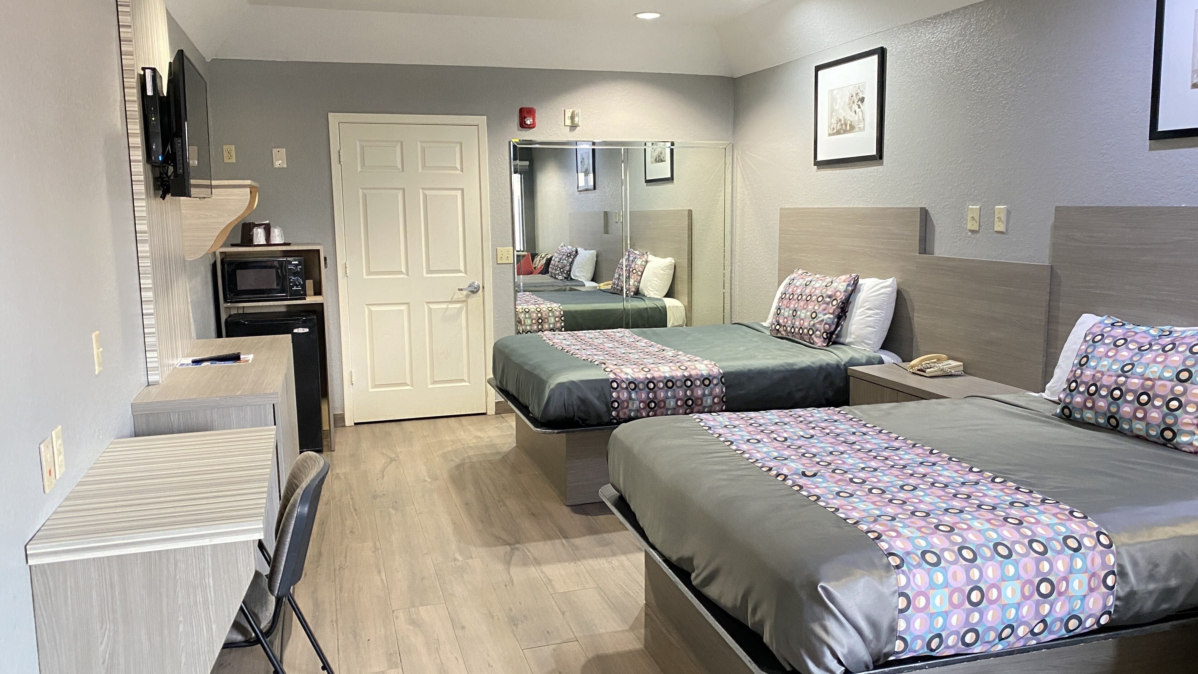 Island Suites Hobby Airport