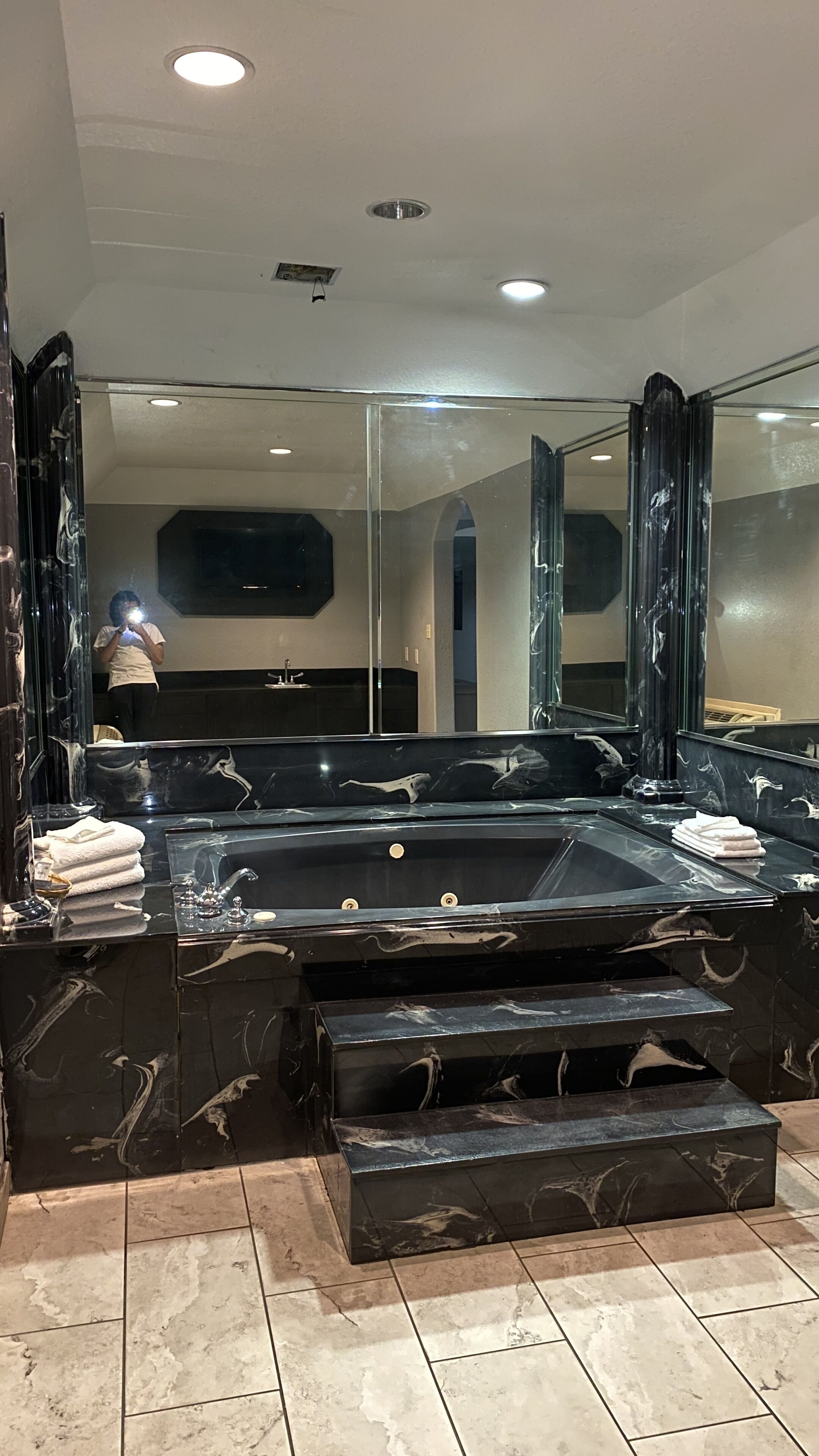 Island Suites Hobby Airport