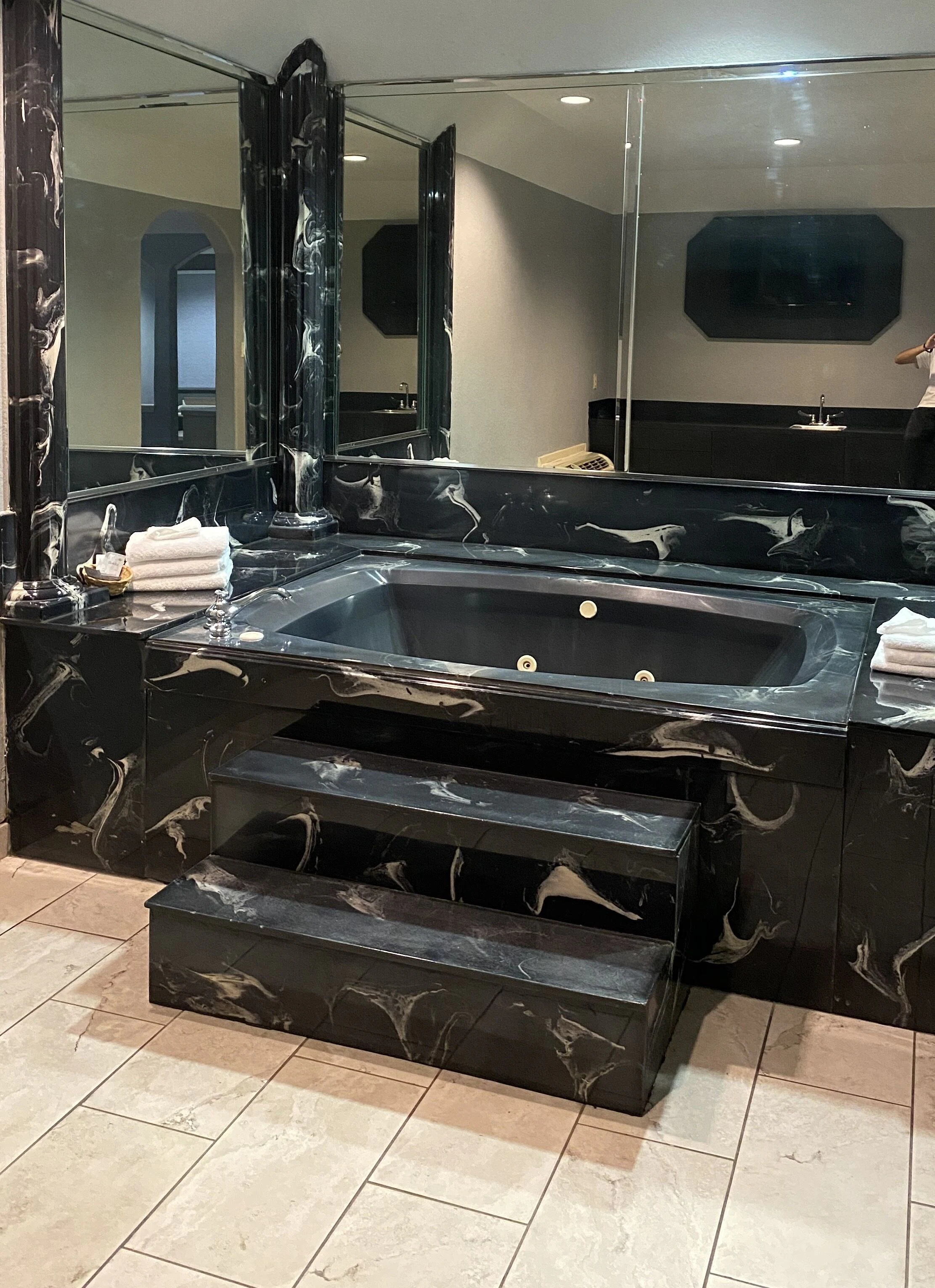 Island Suites Hobby Airport