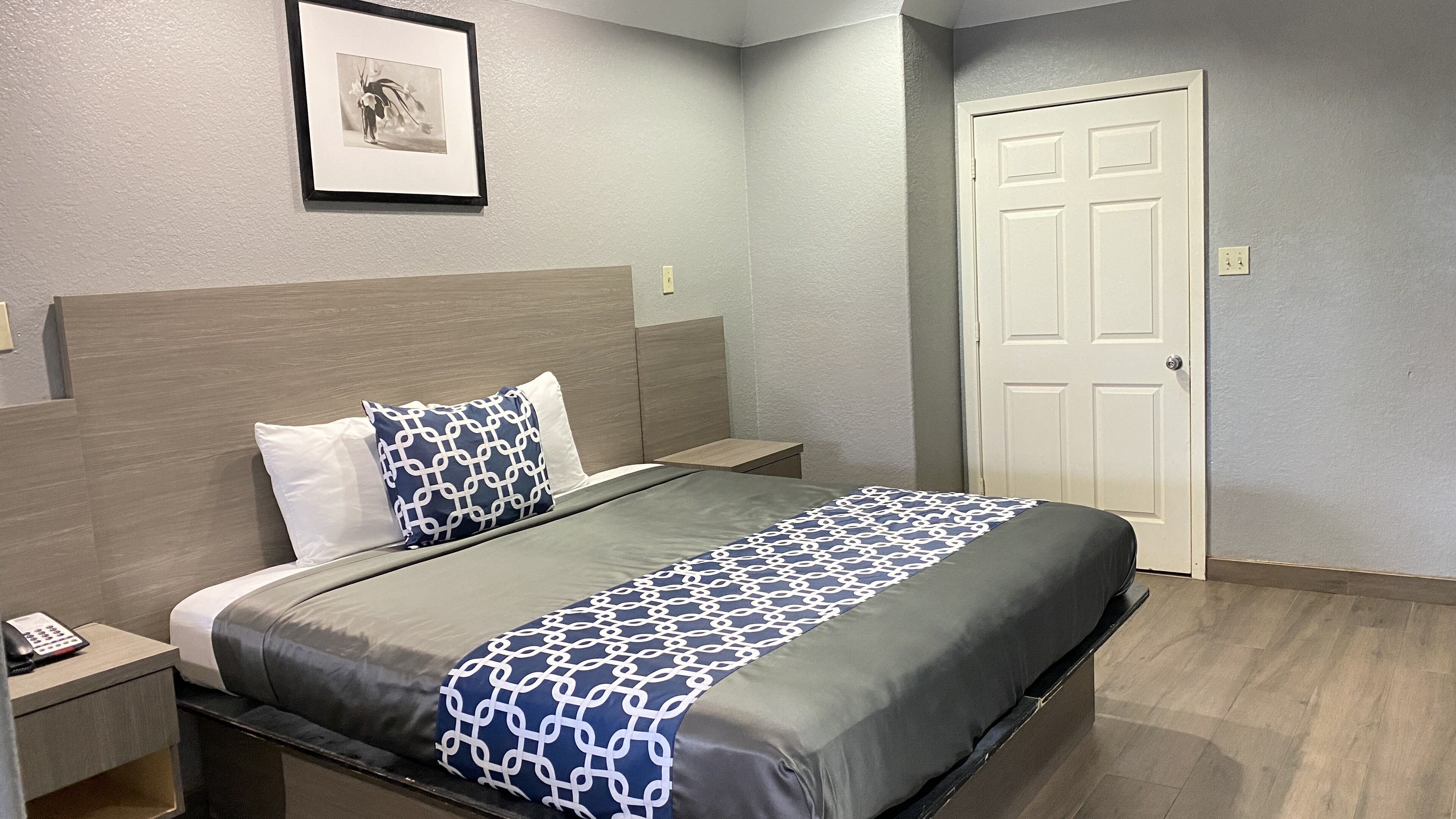 Island Suites Hobby Airport