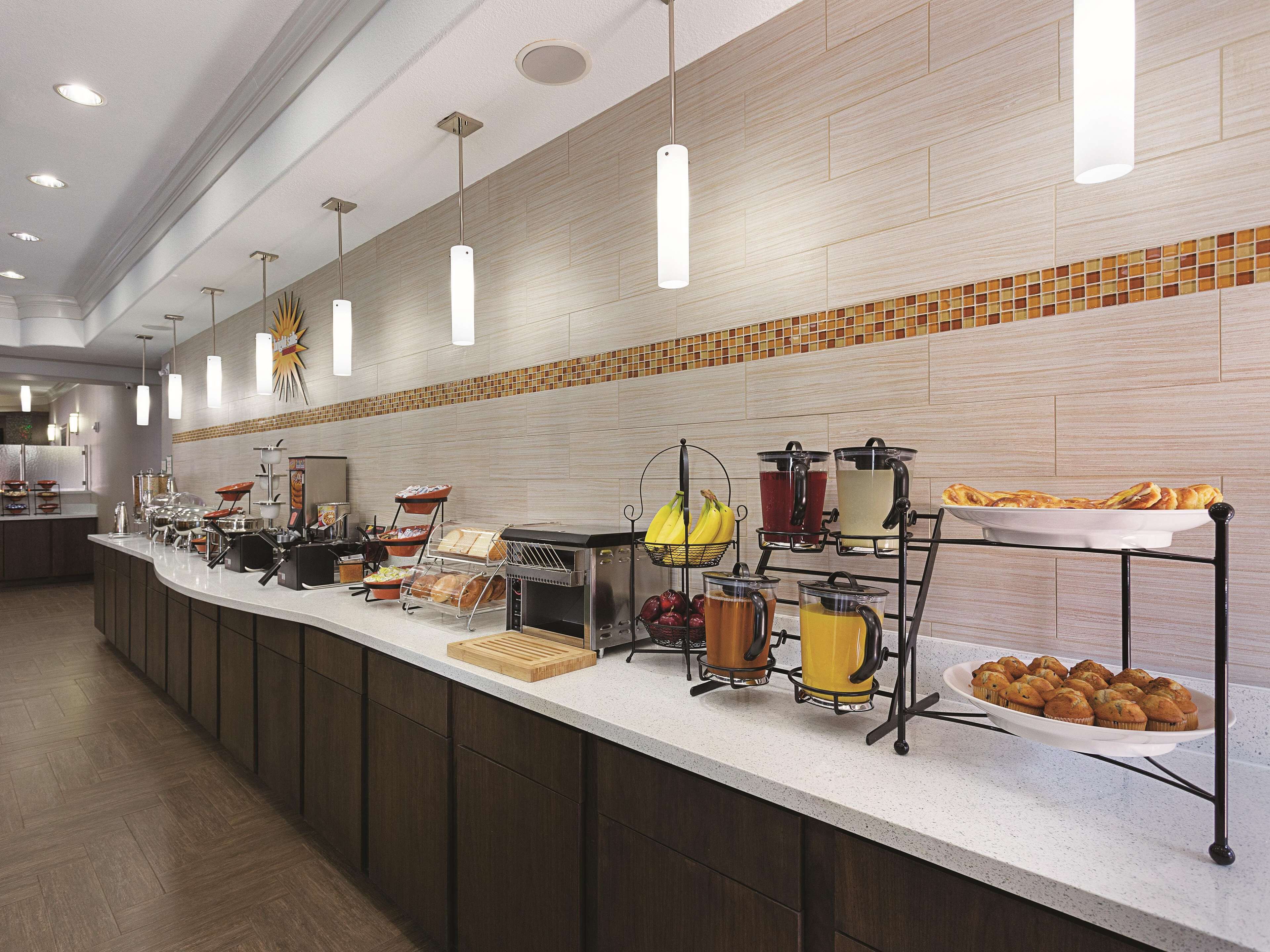 La Quinta Inn & Suites by Wyndham Houston Channelview