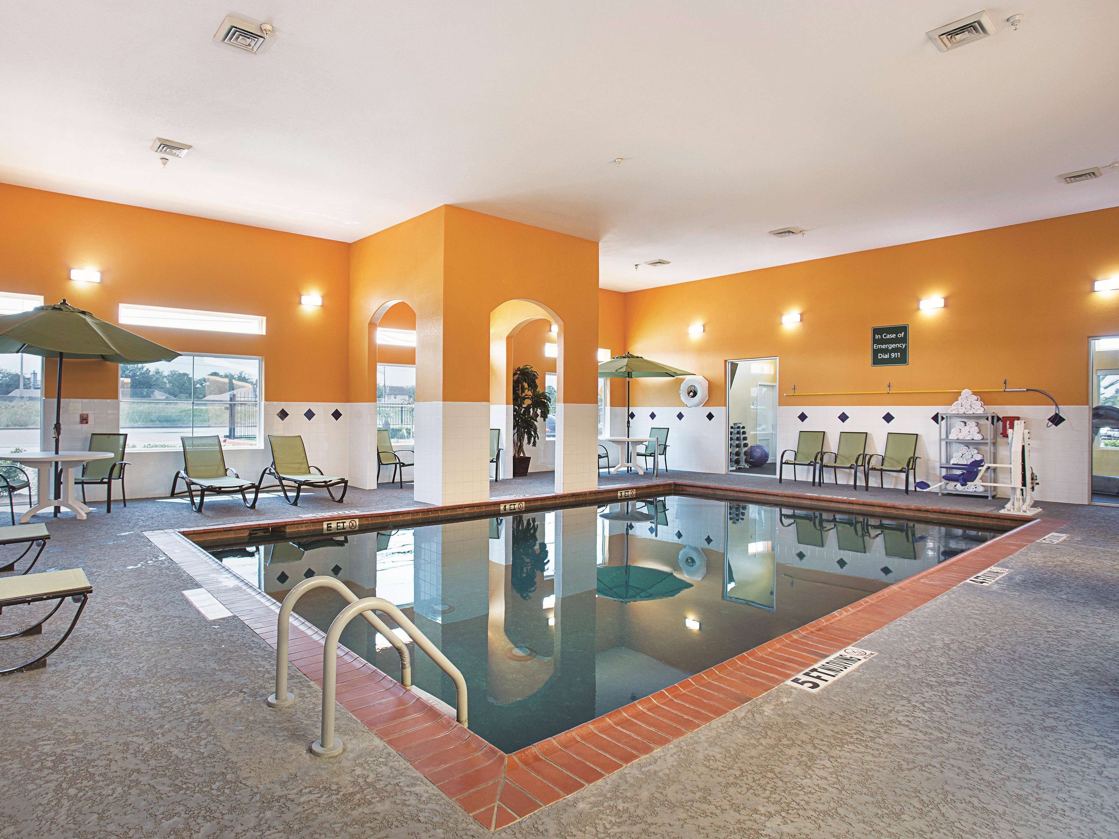 La Quinta Inn & Suites by Wyndham Houston Channelview