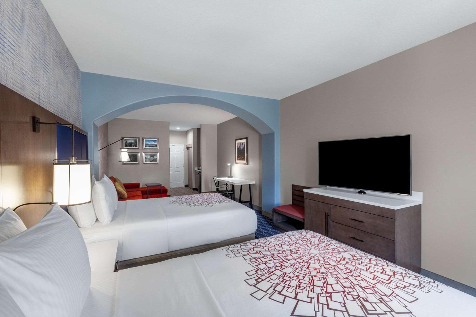 La Quinta Inn & Suites by Wyndham Houston Channelview