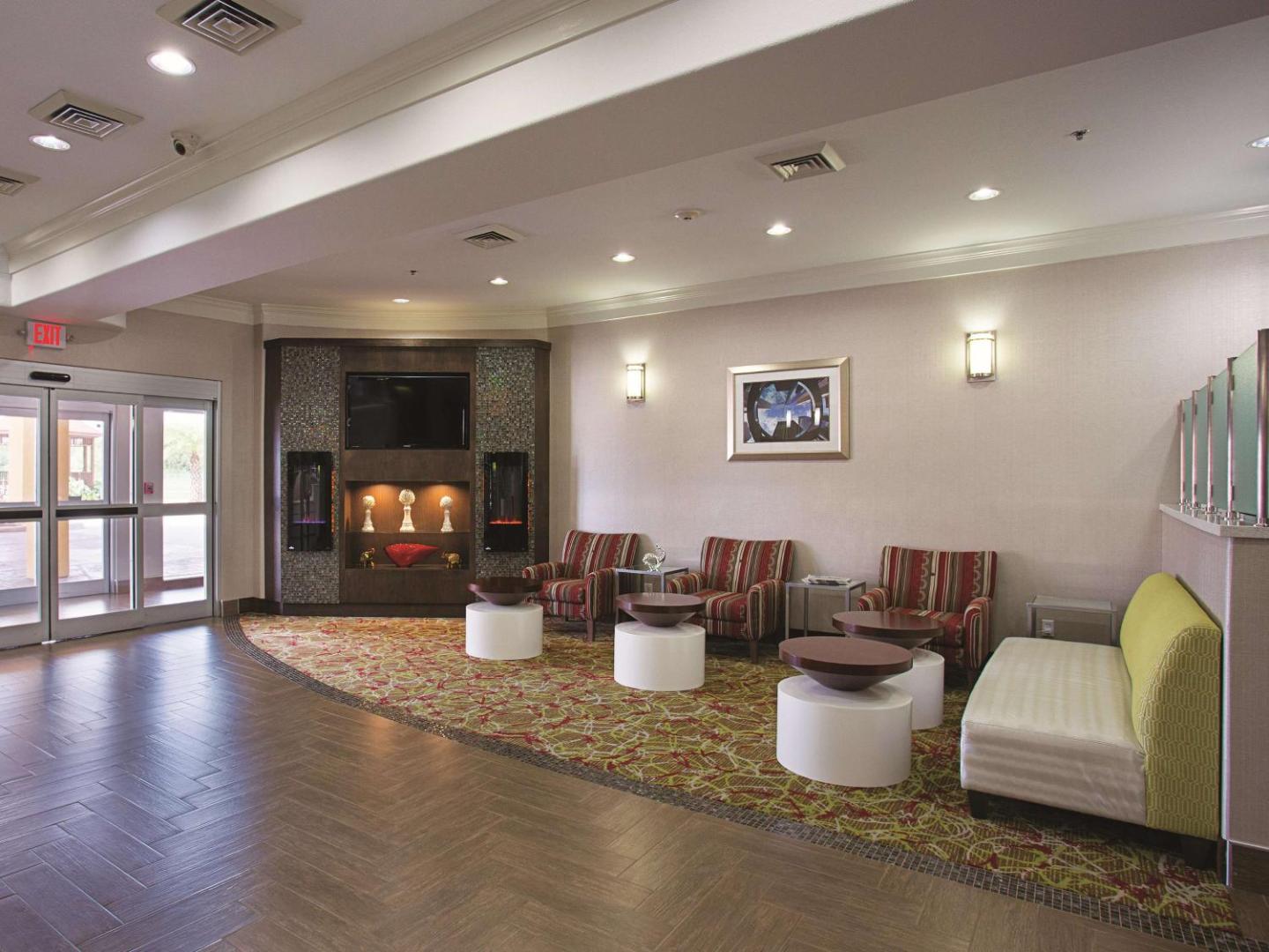 La Quinta Inn & Suites by Wyndham Houston Channelview