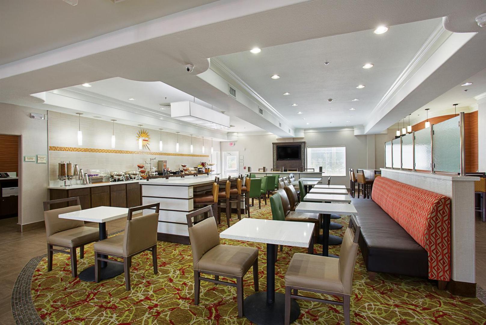 La Quinta Inn & Suites by Wyndham Houston Channelview