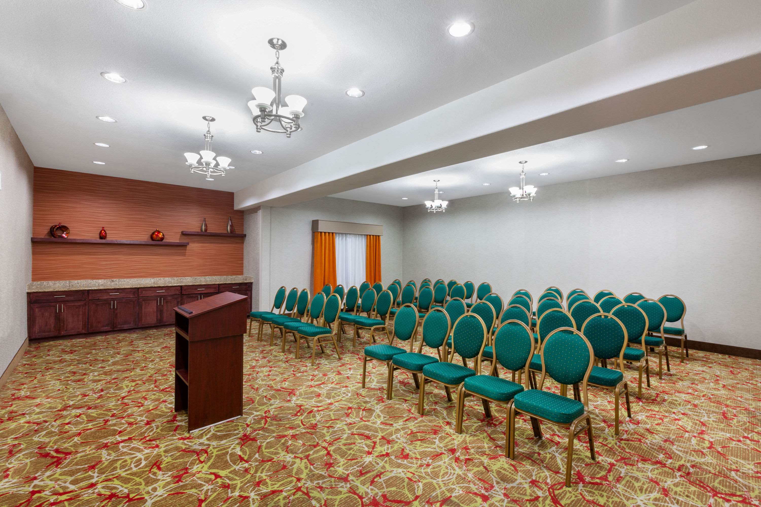La Quinta Inn & Suites by Wyndham Houston Channelview