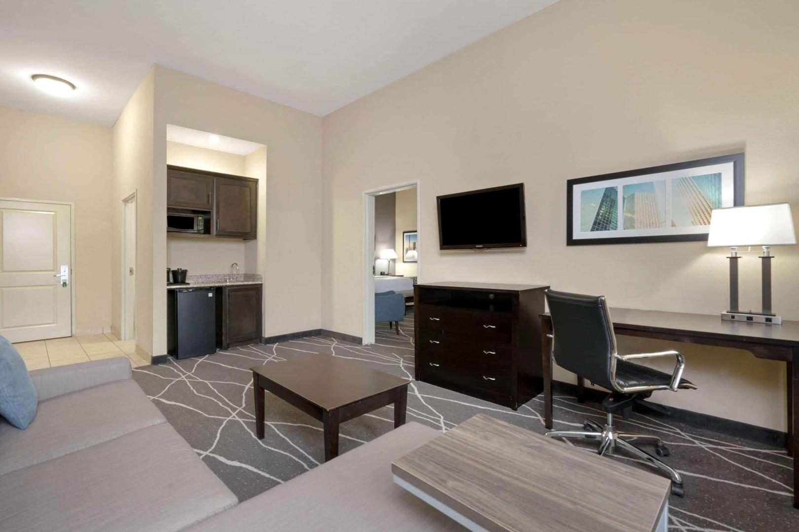 La Quinta Inn & Suites by Wyndham Houston Energy Corridor