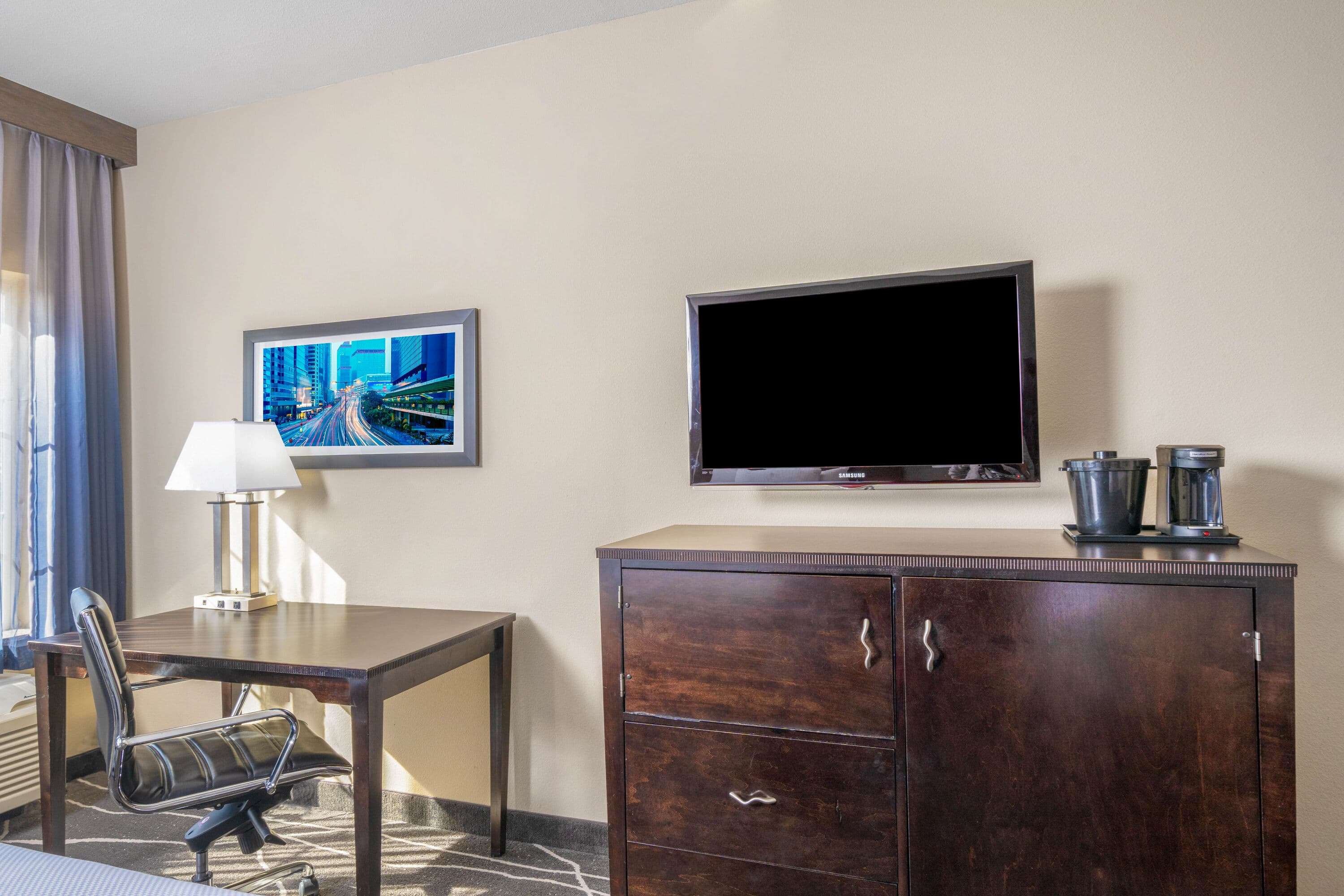 La Quinta Inn & Suites by Wyndham Houston Energy Corridor