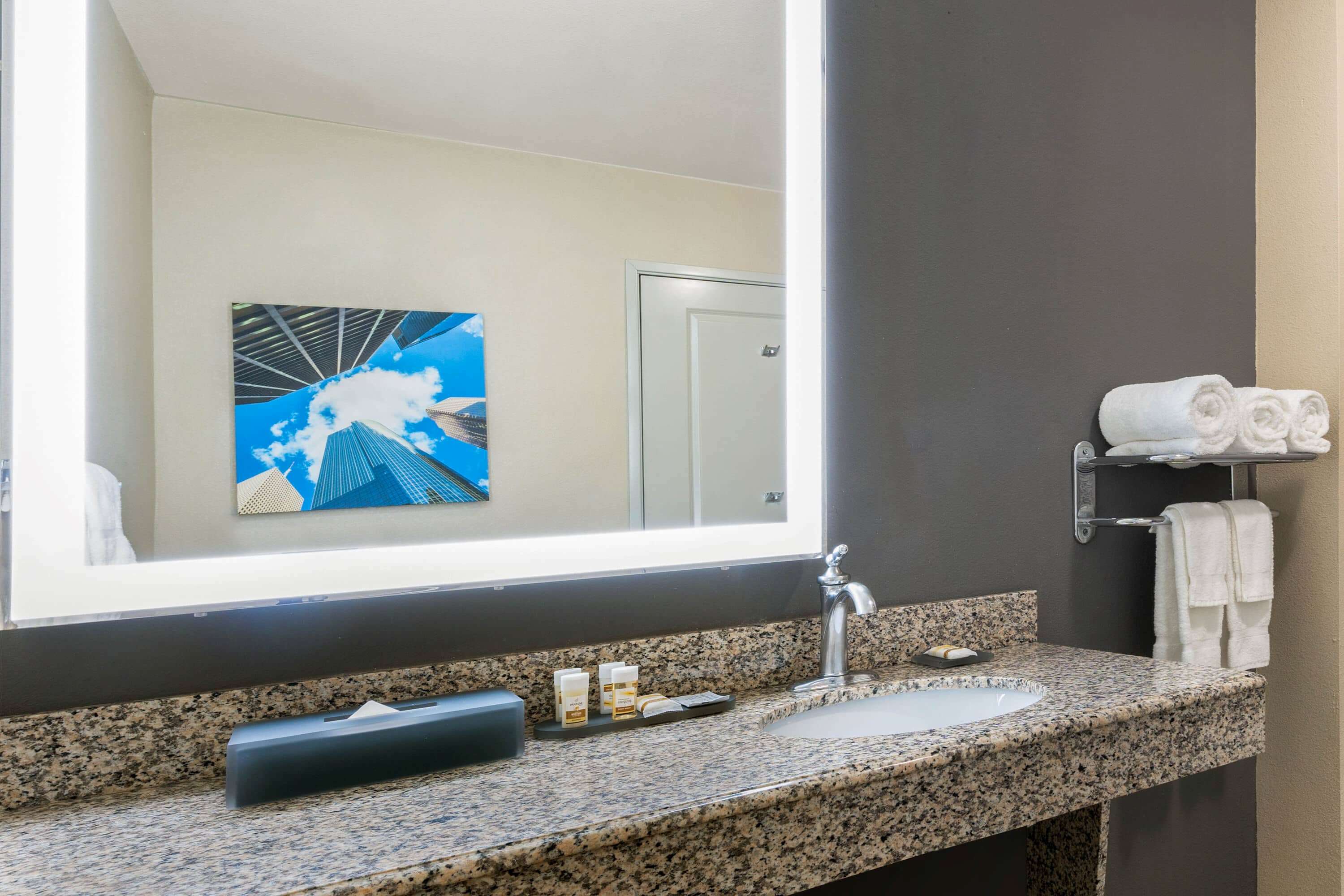 La Quinta Inn & Suites by Wyndham Houston Energy Corridor
