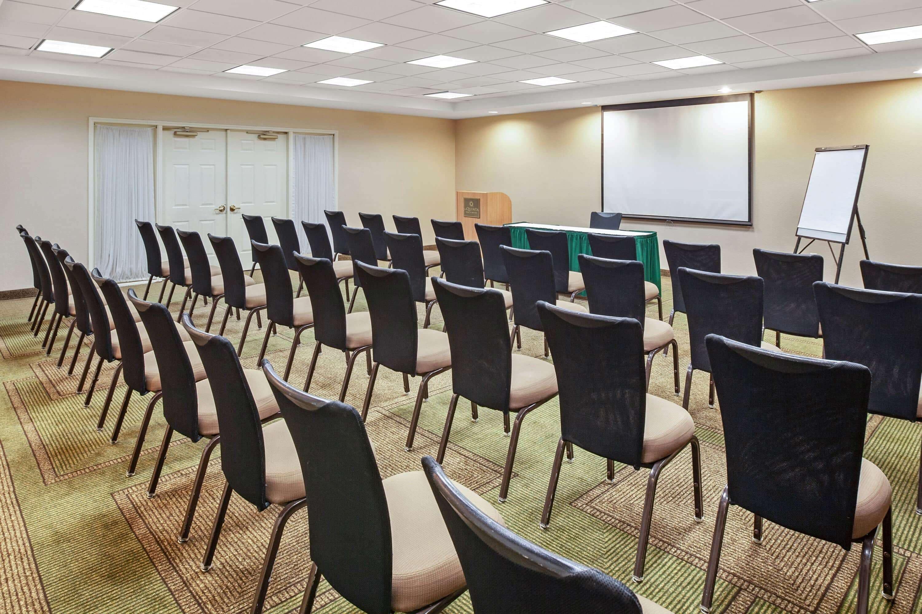 La Quinta Inn & Suites by Wyndham Houston Galleria Area