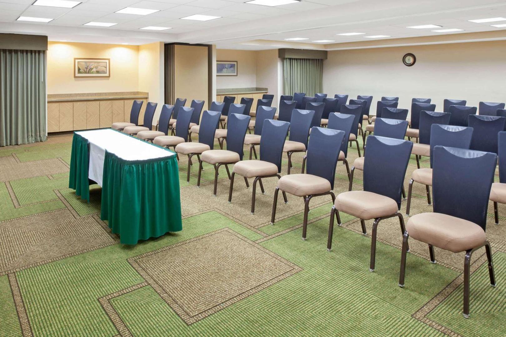 La Quinta Inn & Suites by Wyndham Houston Galleria Area