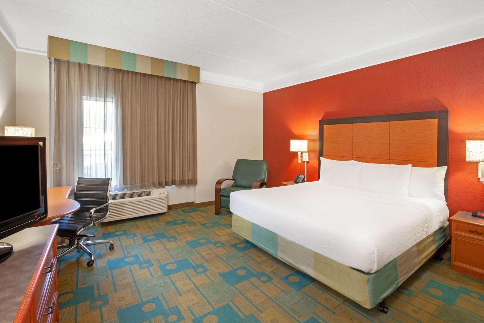 La Quinta Inn & Suites by Wyndham Houston Galleria Area