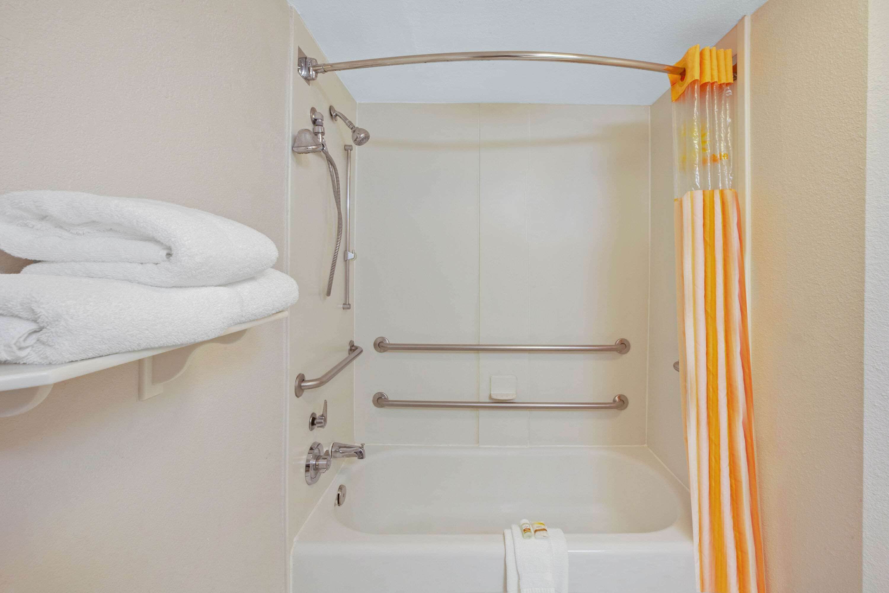 La Quinta Inn & Suites by Wyndham Houston Galleria Area