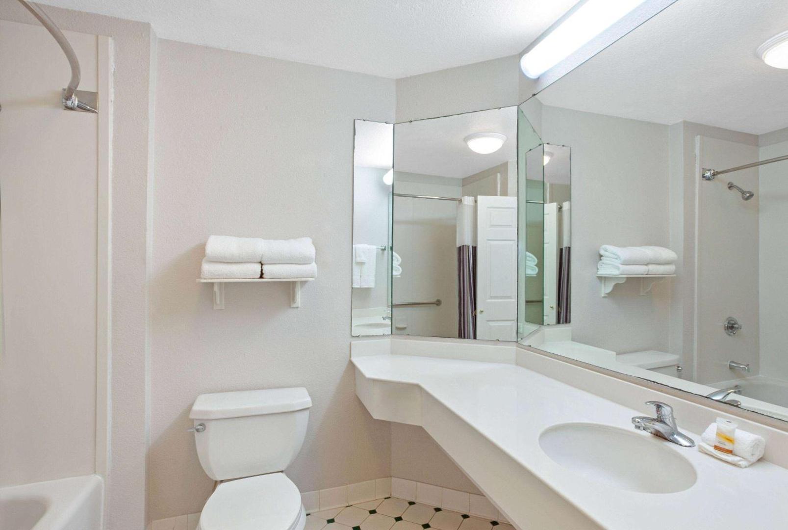La Quinta Inn & Suites by Wyndham Houston Galleria Area