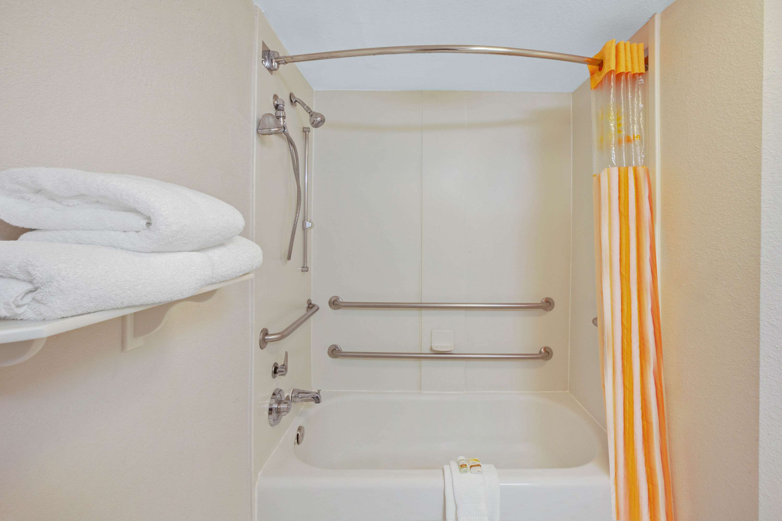 La Quinta Inn & Suites by Wyndham Houston Galleria Area