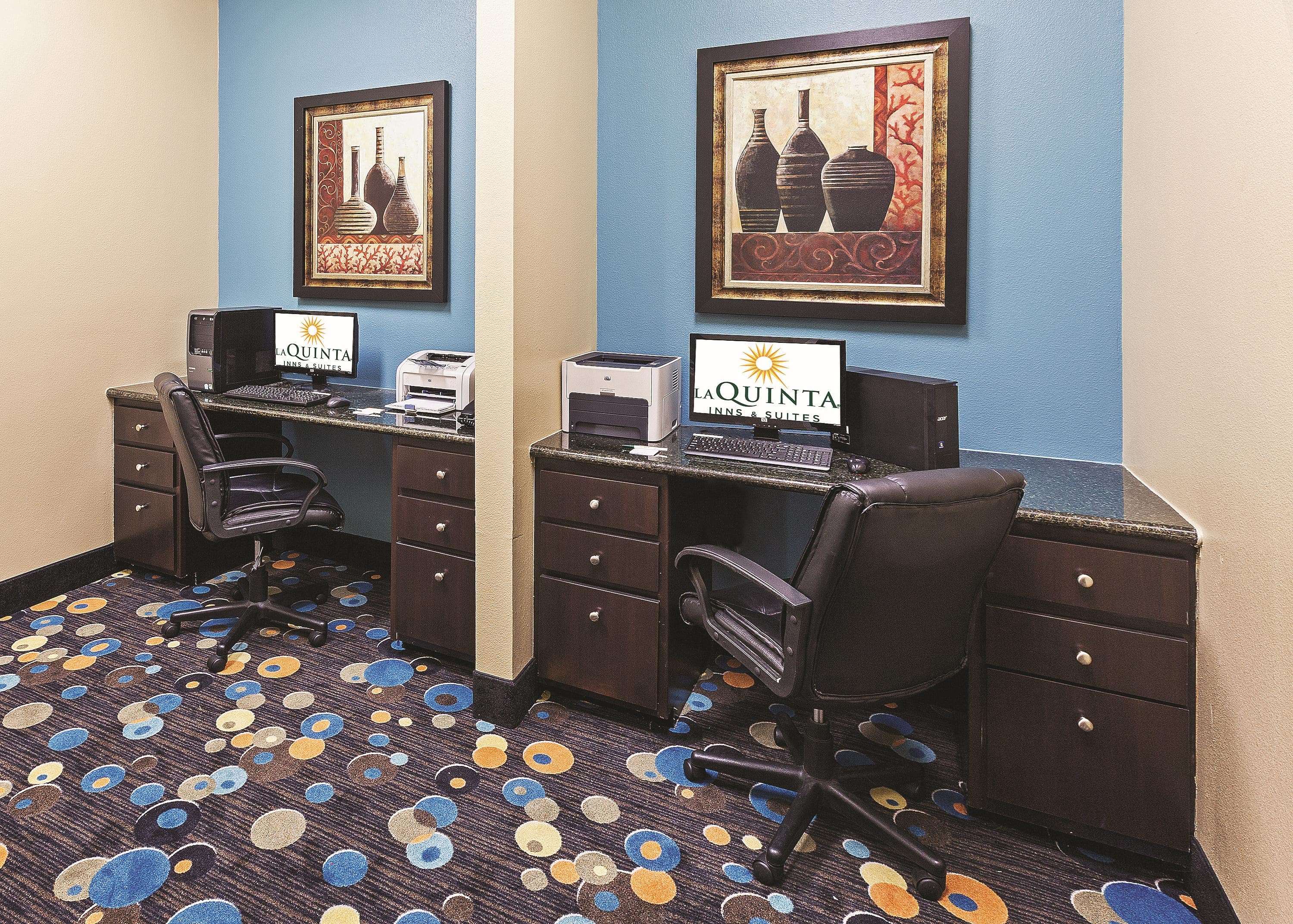 La Quinta Inn & Suites by Wyndham Houston Hobby Airport